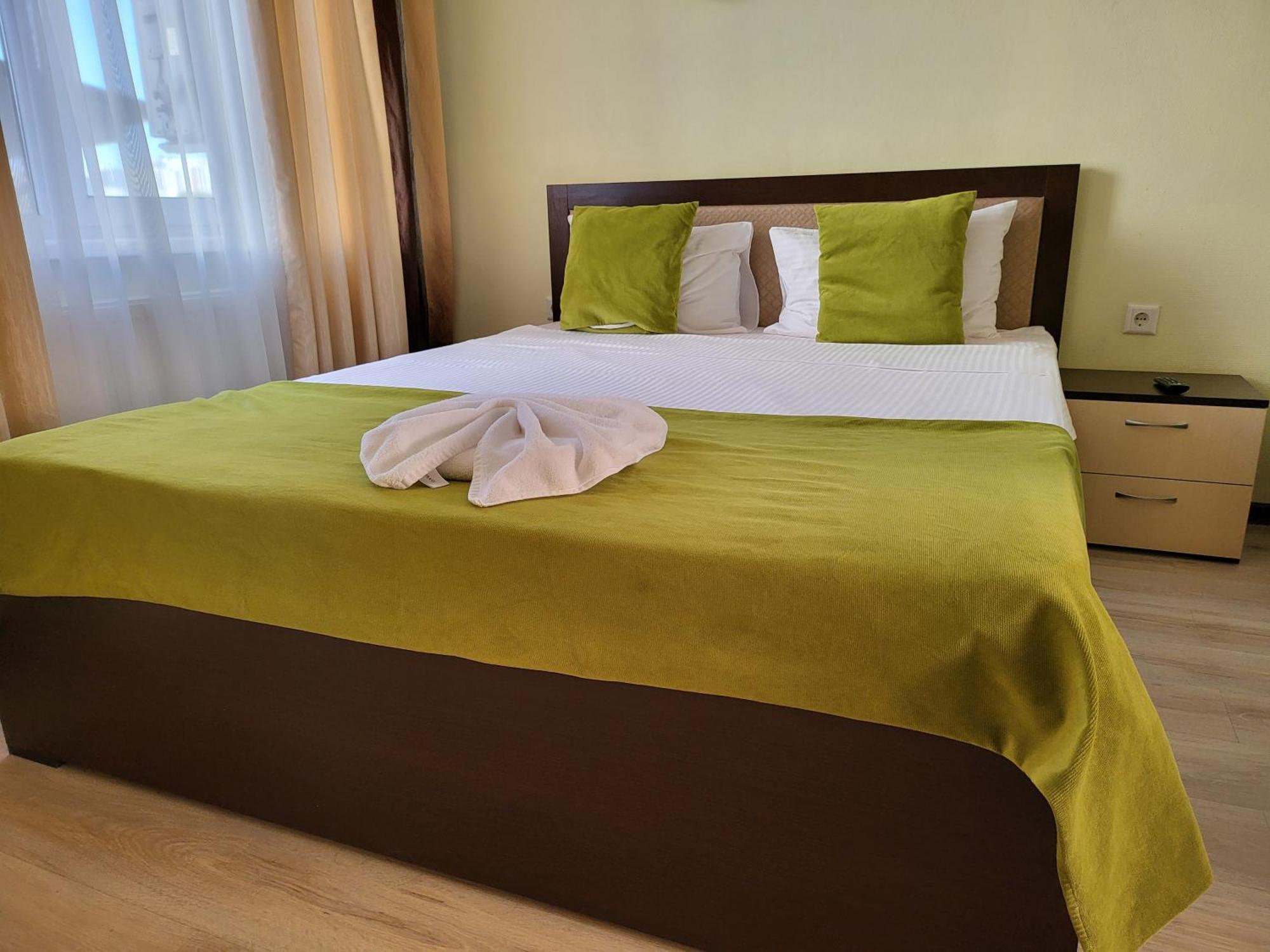 Comfort Hotel Chisinau Exterior photo