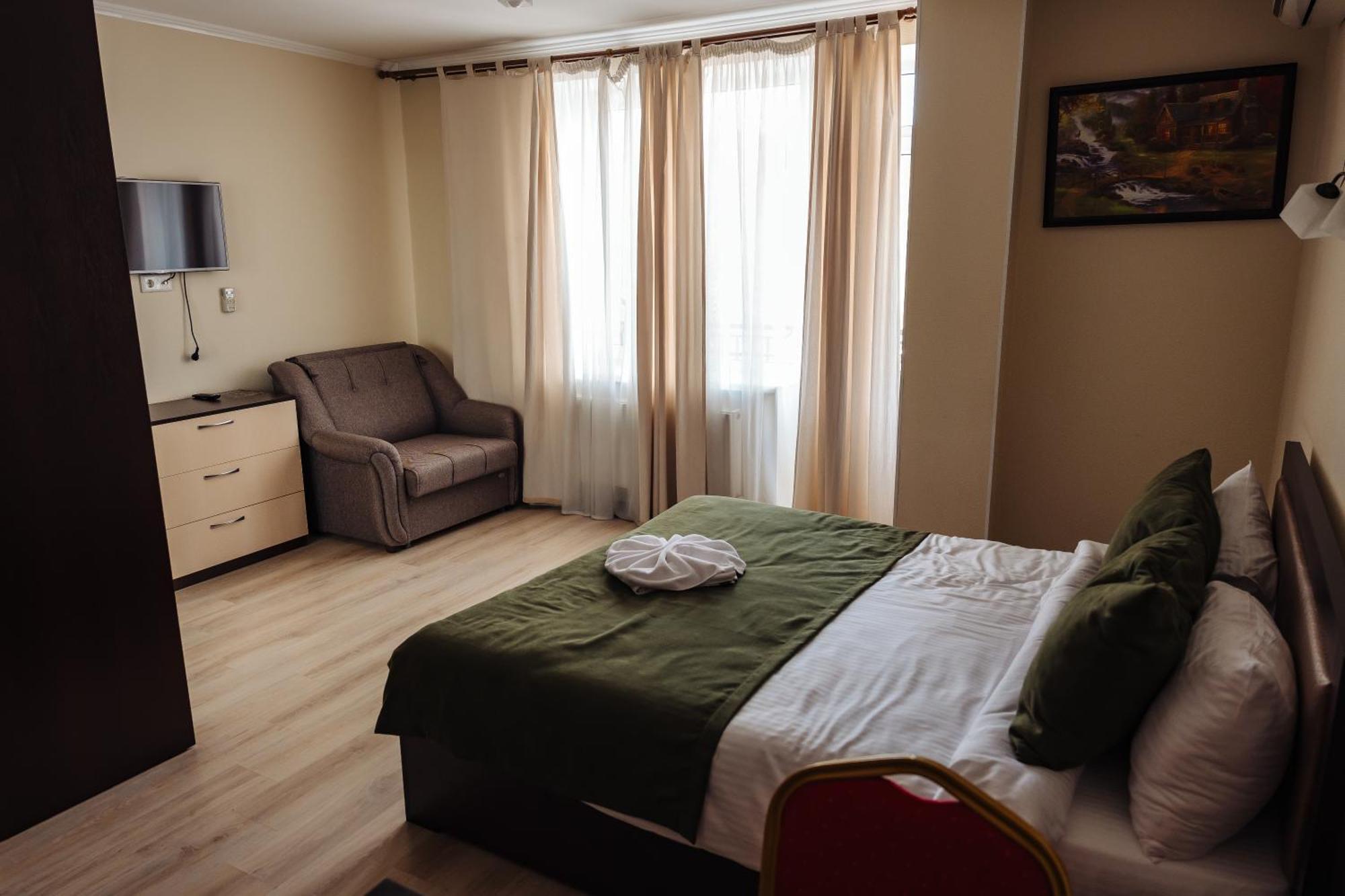 Comfort Hotel Chisinau Exterior photo